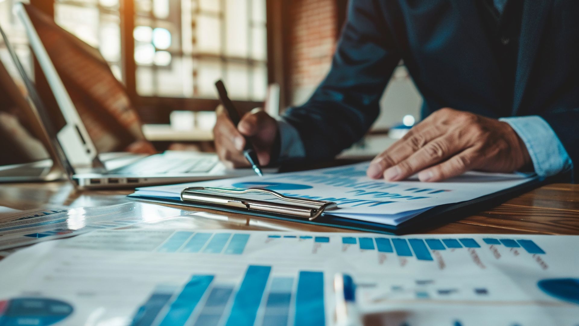 業界別・売上を上げる方法|中小企業のリアルな成功視点